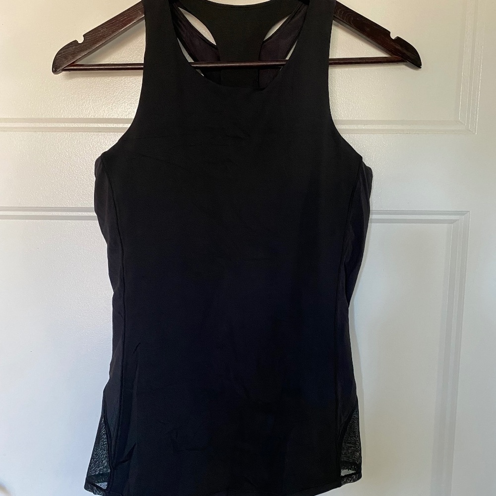 Lululemon Body Con Shelf Bra Tank Top